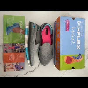 Size 9 us Skechers goflex walk shoes charcoal/blue